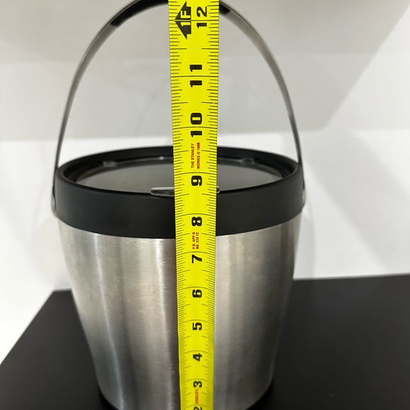 OXO LARGE CAPACITY FROSTED ST STEEL ICE BUCKET WITH ACRYLIC LID, EASY TO CARRY. - Picture 6 of 6